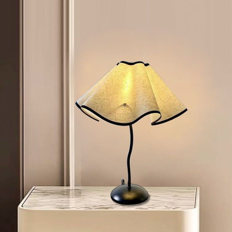 Lampa Stołowa Salonowa Falisty Klosz | Mała